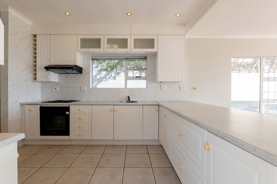 4 Bedroom Property for Sale in Middedorp Western Cape